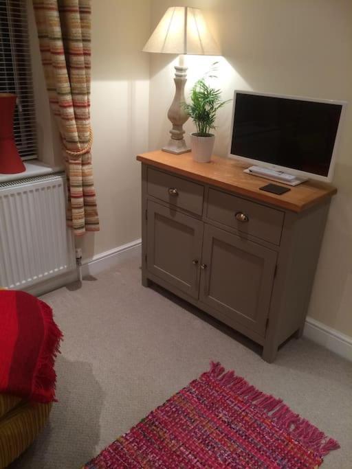 Badsey Cotswold Edge Guest Suite With Broadway Hill View מראה חיצוני תמונה
