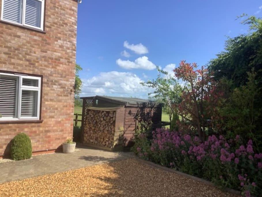 Badsey Cotswold Edge Guest Suite With Broadway Hill View מראה חיצוני תמונה